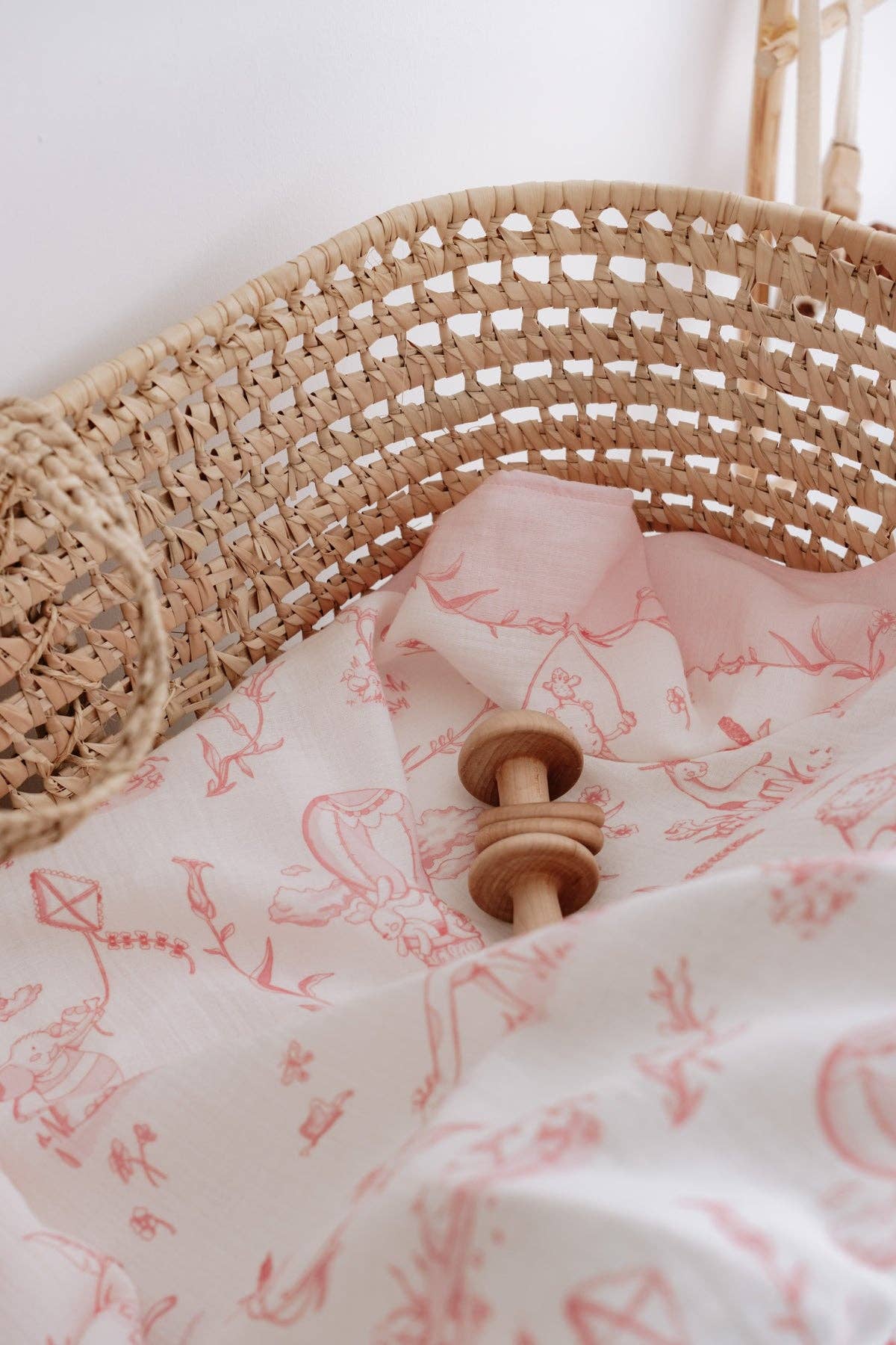 4-Piece Newborn Set with Gift Box – Toile De Jouy / Pink
