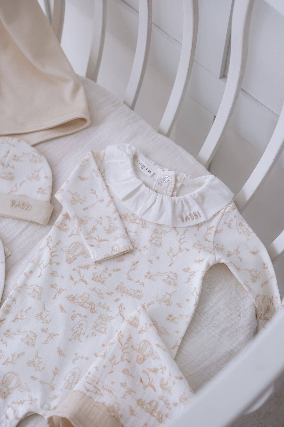 4-Piece Newborn Gift Set with Box –  Toile De Jouy / Beige